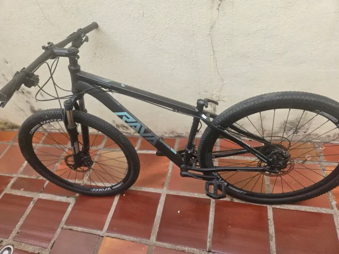 Bicicleta Aro 29 Rava Pressure de Alumínio - Freio a Disco Hidráulico