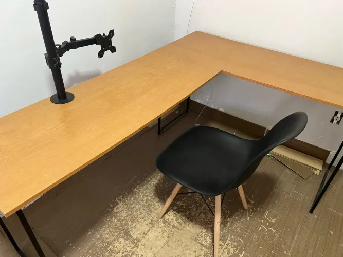 Mesa em L + Cadeira 