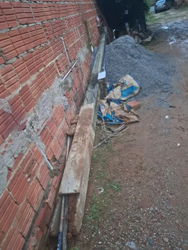 Vendo poste de concreto 500 reais medido 7 metros 