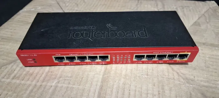 MIKROTIK ROTEADOR RB 2011il-IN