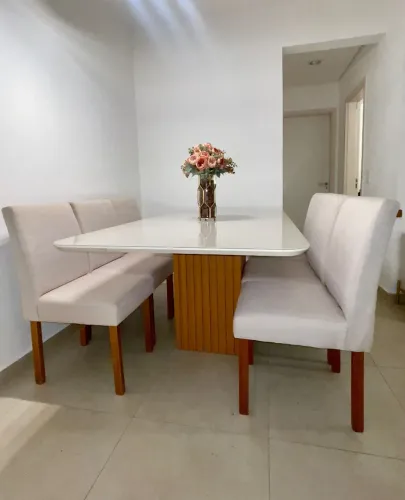 Mesa de Jantar 8 Lugares (acompanha 6 cadeiras)