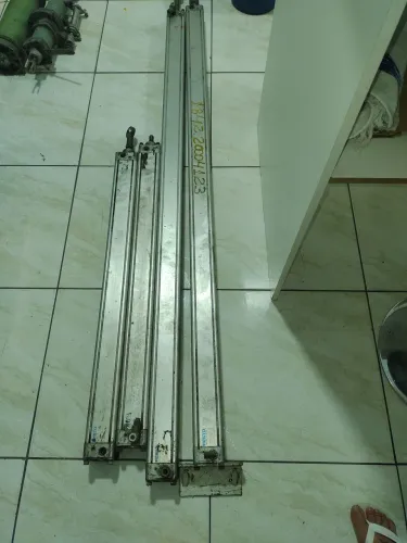 Pistão pneumático (4 unidades)