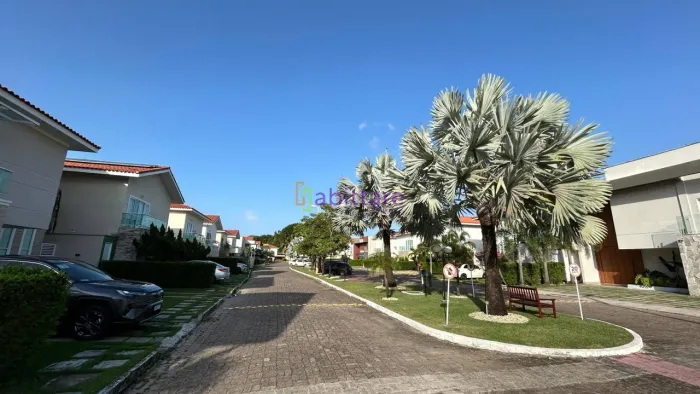 Alugo casa no Cond. Andorra - 4 quartos (3 suítes) com excelente quintal