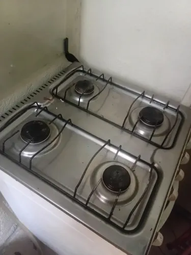 Fogão e sofá