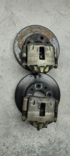 Pinças de freio com disco ventilado Corsa 1.6