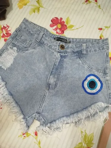 Short jeans tam. 42, usado apenas uma vez, super conservado, sem defeitos