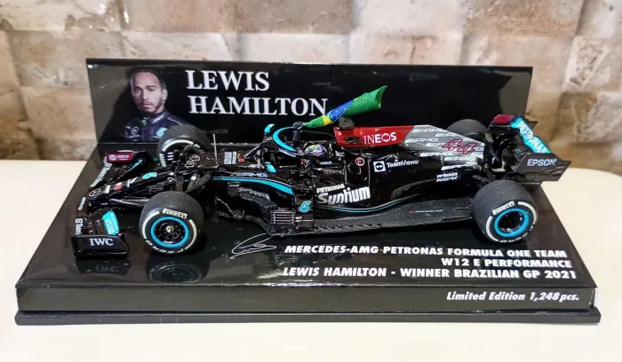 Miniatura Formula 1 Mercedes W12 Lewis Hamilton Winner Brazil GP 2021 Minichamps 