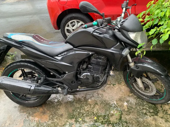 CB 300r ( Troco em carro)