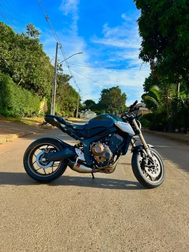 Honda CB650R 2023/2024