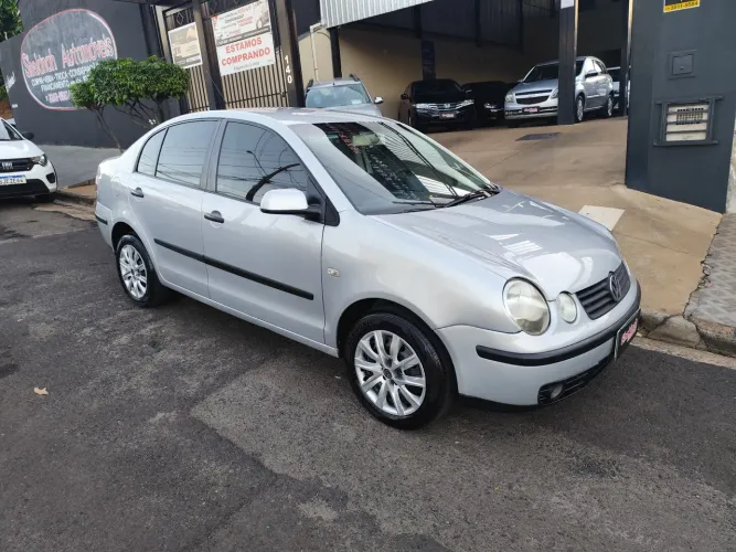 Volkswagen Polo Sedan 1.6 MI Total Flex 8V 4P 2006
