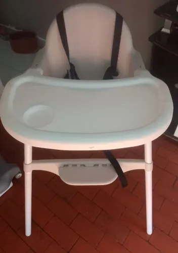 Vendo cadeirão para alimentação 