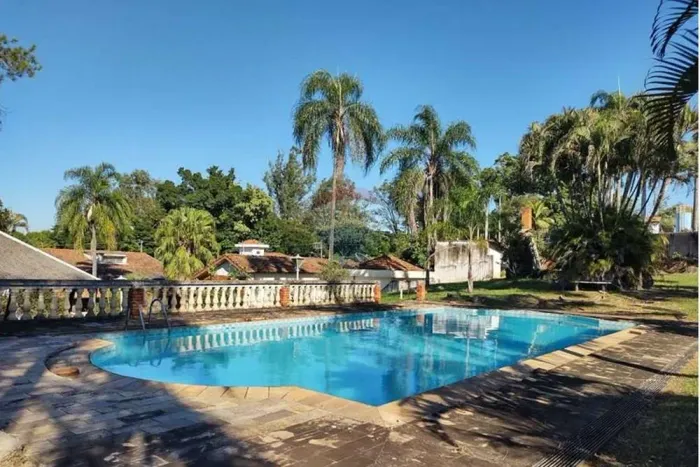 Casa com 5 quartos à venda no centro de Águas de São Pedro SP!
