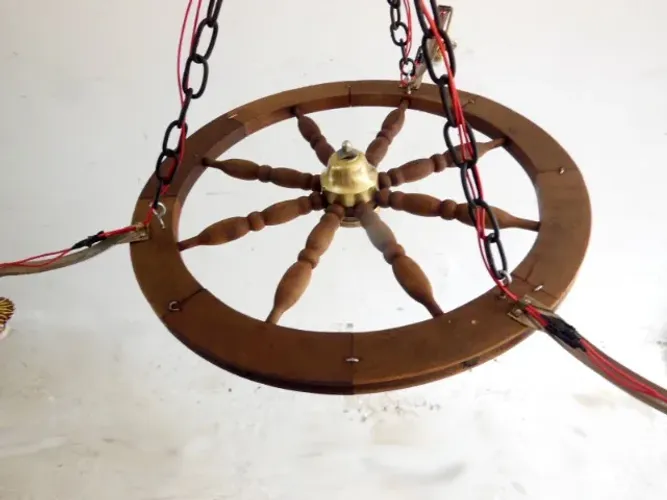 Lustre Antigo de Roda em Madeira com 3 Braços