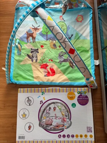 Tapete interativo para bebês
