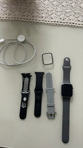 Apple Watch SE 2 44m