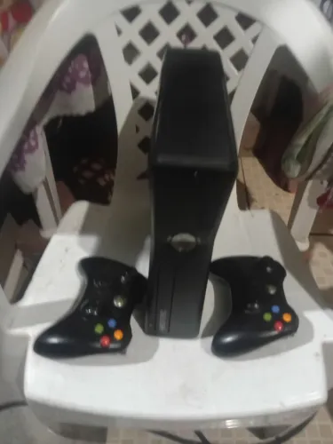 X box 360 para desbloquear 2 controles e 1 kinect aberto uma vez pra manutenção