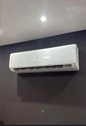 Ar condicionado Elgin lançamento inverter só com 6 meses , ainda na garantia. 24 mil BTUs 