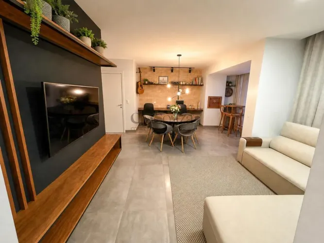 Apartamento mobiliado para alugar no Edifício Rosa dos Ventos  2 quartos (1 suíte), sacada