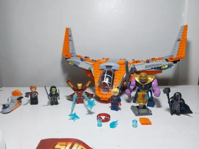 Lego marvel 76107 (Similar) Battle final vs Thanos + figures extras