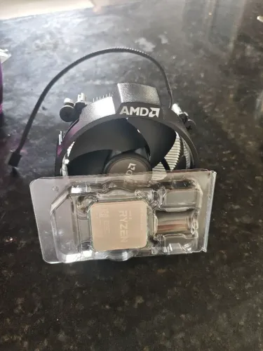 Processador AMD Ryzen 5 3400g + cooler AMD 