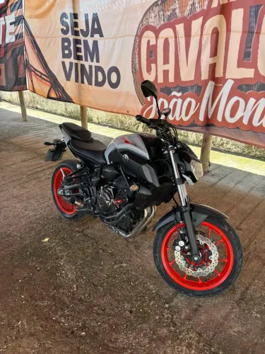 MT 07 apenas 24700km rodados, MT NOVA