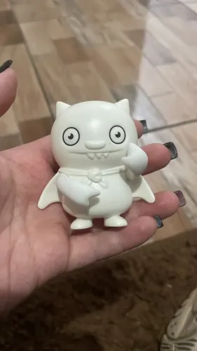 Mini monstrinho fofinho branco