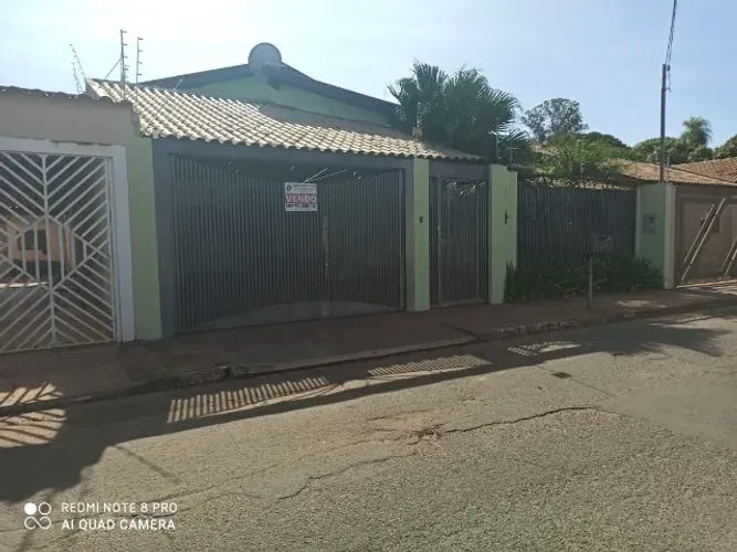 Casa com 1 suite e quarto no jardim Leblon