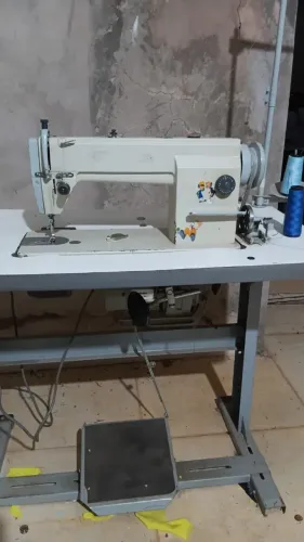Vendo máquina de costura