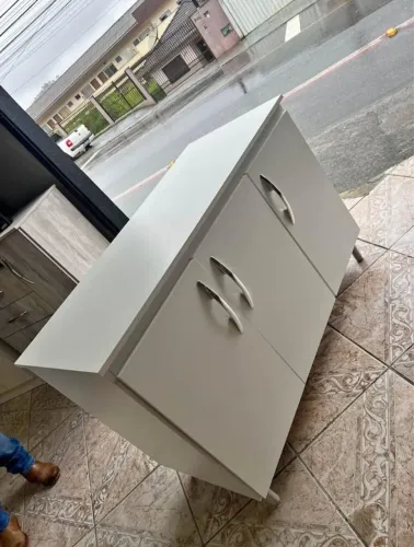 - Vendo "Balcão 3 PortaS Com Tampo _M'D'F