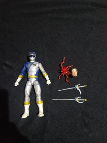 Power rangers lightning collection lobo lunar (merick) vai como na foto