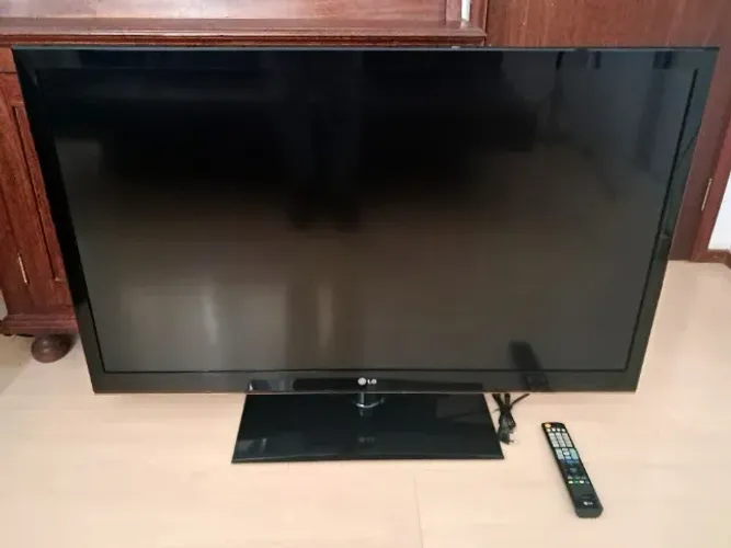 TV LED LG 47LV3700-SA 47" -- COM DEFEITO (diagnóstico detalhado incluso)
