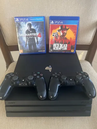 PlayStation 4 Pro 1TB (Bloqueado / Original) + 2 Controles + RDR2 e Uncharted 4