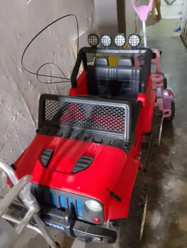 Carro infantil elétrico 