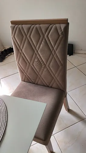 Mesa de jantar com 4 cadeiras