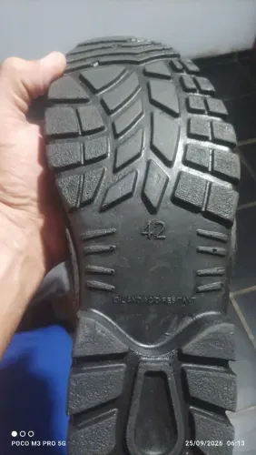Vendo bota bico de aço por 70 reais