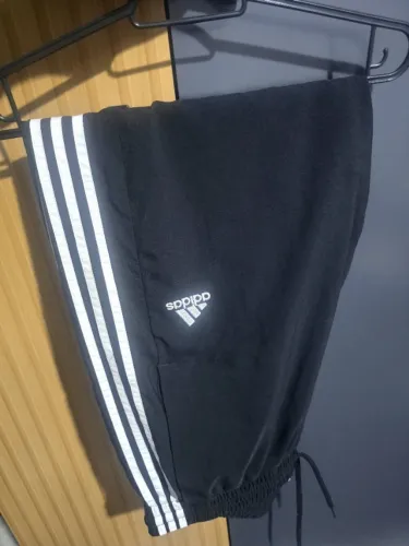 Calça adidas