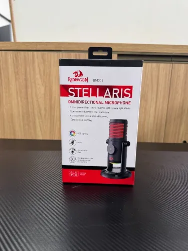 Microfone Gamer Redragon Stellaris - R$ 599