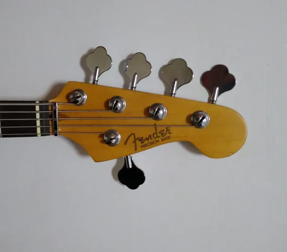 Baixo SX 5 cordas custom (head Fender)