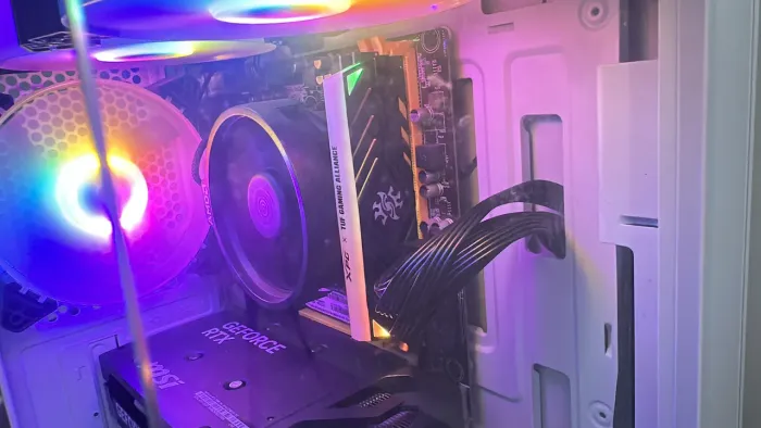 Pc gamer R5 5600GT + RTX 5060