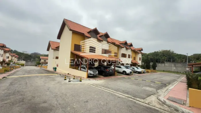 Sobrado em condomínio Guarulhos Vila Rosalia 127mts 4dorm 1suíte 2vagas