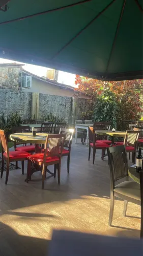VENDE-SE - CADEIRAS TRAMONTINA EM MADEIRA MACIÇA