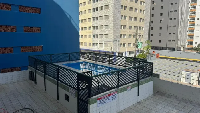 Apartamento 01 quarto, 01 vaga, 42 área útil, piscina, 50 mts praia. Mirim - Praia Grande