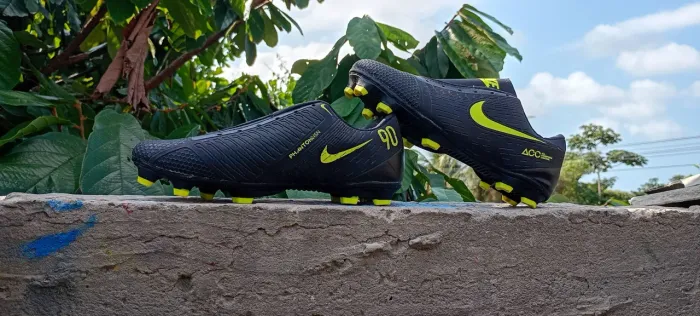 Chuteira Nike Phantom Vision Campo Preta e Verde