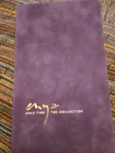 Enya - Coleção de CDs importados com livro book