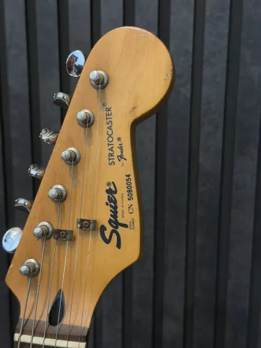 Guitarra Squier preta 1996 (Coreana)