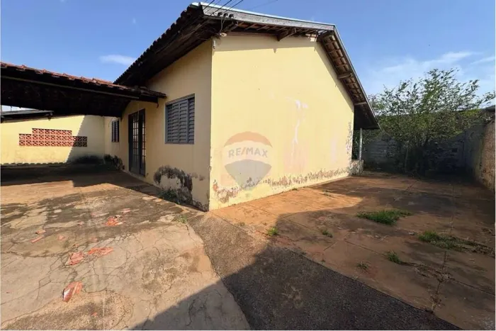 Casa a venda no Bairro Vila Mafalda em Lins.