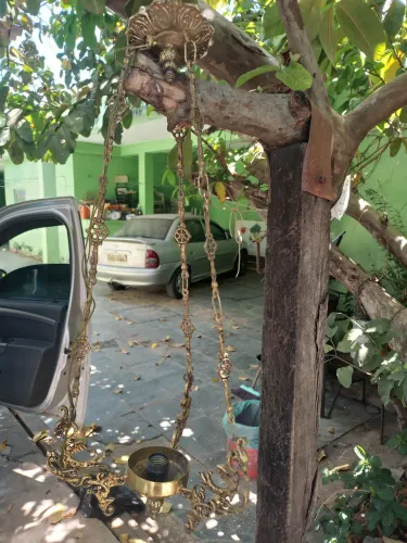 Vendo esta luminária antiga de bronze