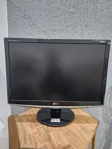 Monitor LG 22" LCD