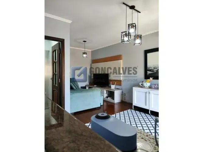 Sobrado à venda no Parque Jaçatuba, Santo André 3 quartos, 4 vagas, ótimo acabamento