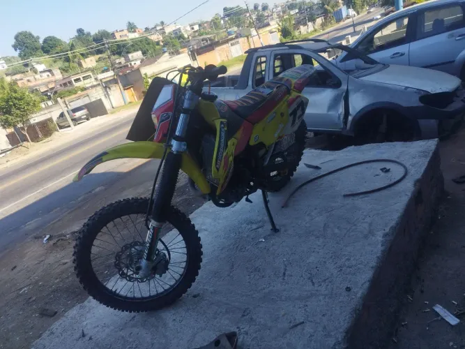 Vendo moto de trilha 400 cilidrada